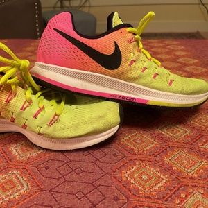 Women's NIKE Zoom shoes size 8